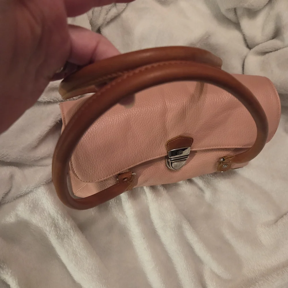 Valentina Pink Leather Barrel Style Shoulder Bag...EUC - Picture 4 of 11